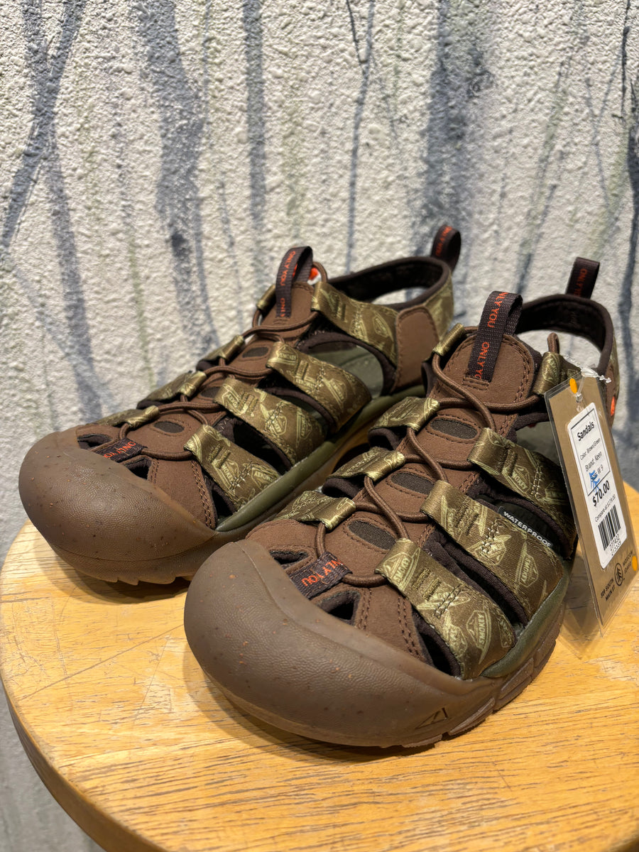 NEW Keen Newport Retro Smokey Bear Sandals Brown/Green, Womens
