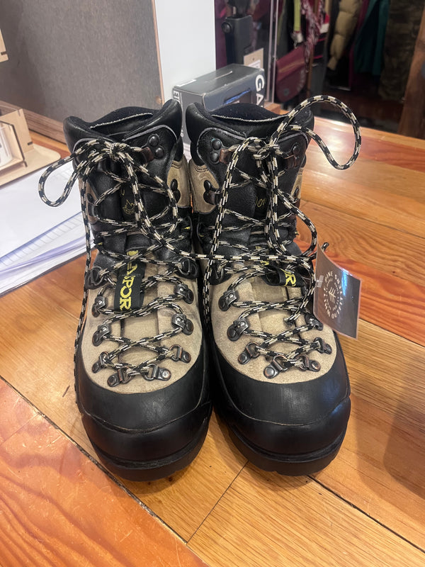 La Sportiva Makalu Leather Mountaineering Boots - Tan, Women's EUR 39