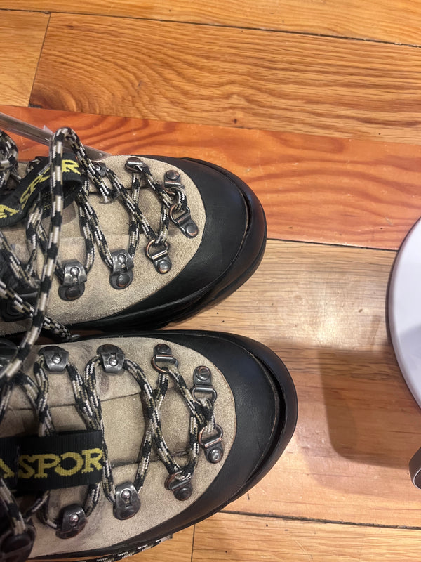 La Sportiva Makalu Leather Mountaineering Boots - Tan, Women's EUR 39