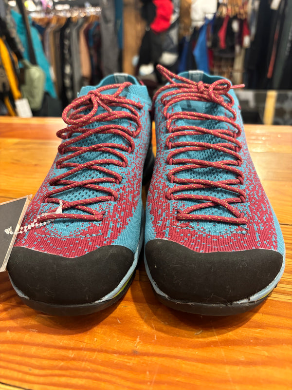 La Sportiva TX2 Evo Approach Shoes - Blue/Red, Womens 8