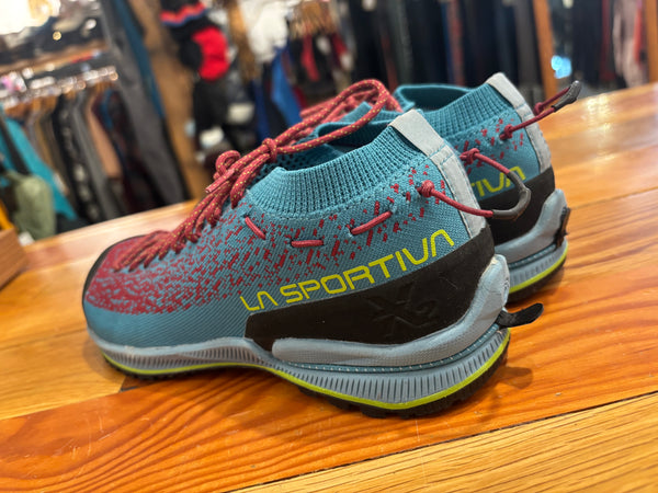 La Sportiva TX2 Evo Approach Shoes - Blue/Red, Womens 8