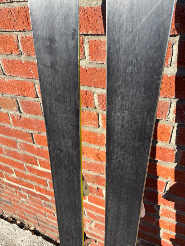Volkl Bridge Alpine Downhill Skis with Salomon 12 Bindings  - 187 cm