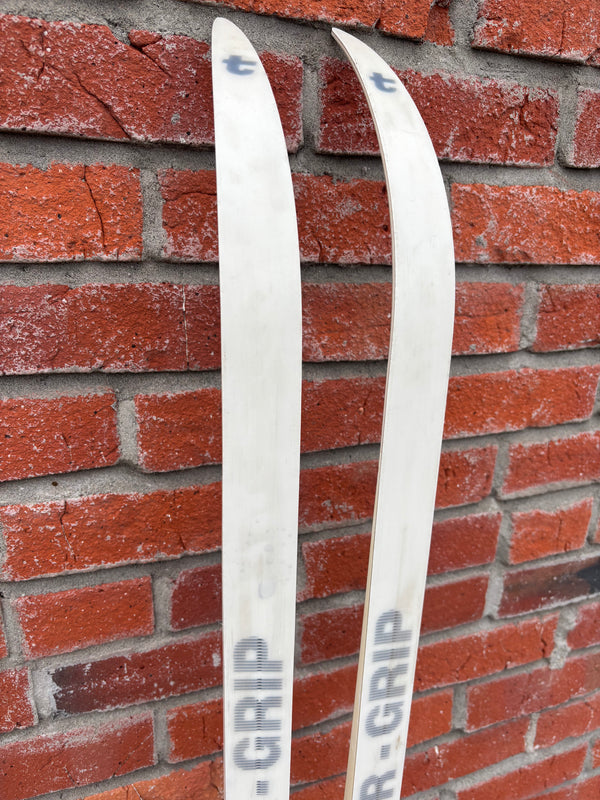 Trak Olympic Cross Country Skis w Salomon SNS Pilot Bindings - 205 cm