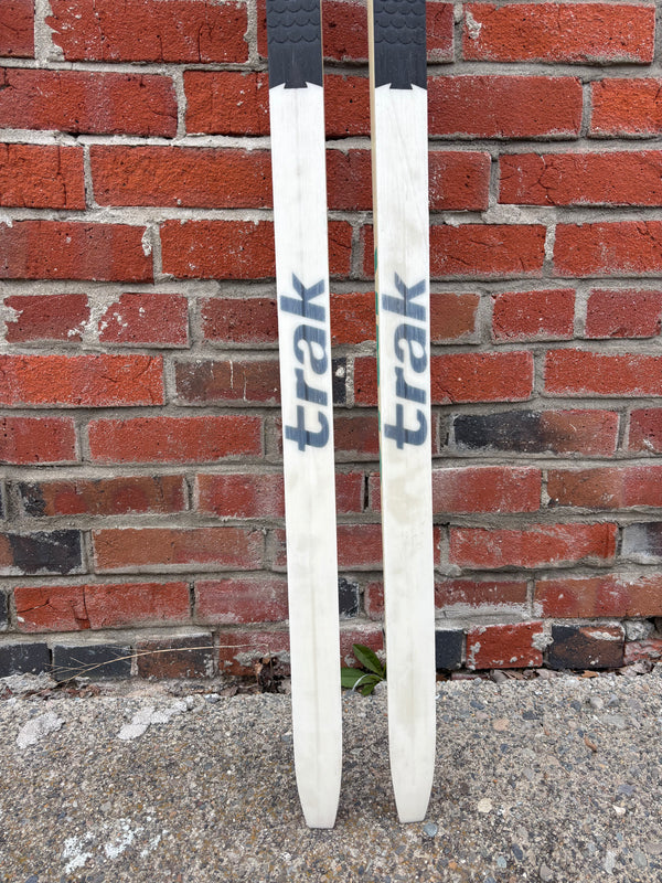 Trak Olympic Cross Country Skis w Salomon SNS Pilot Bindings - 205 cm