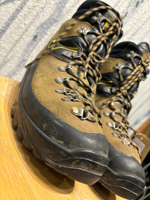 La Sportiva Karakorum Mountaineering Boots - Tan/Black, EUR 42