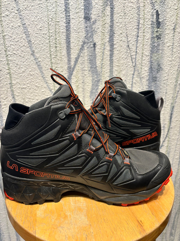 La Sportiva Blade Goretex Hiking Boots - Black/Red, Mens 10