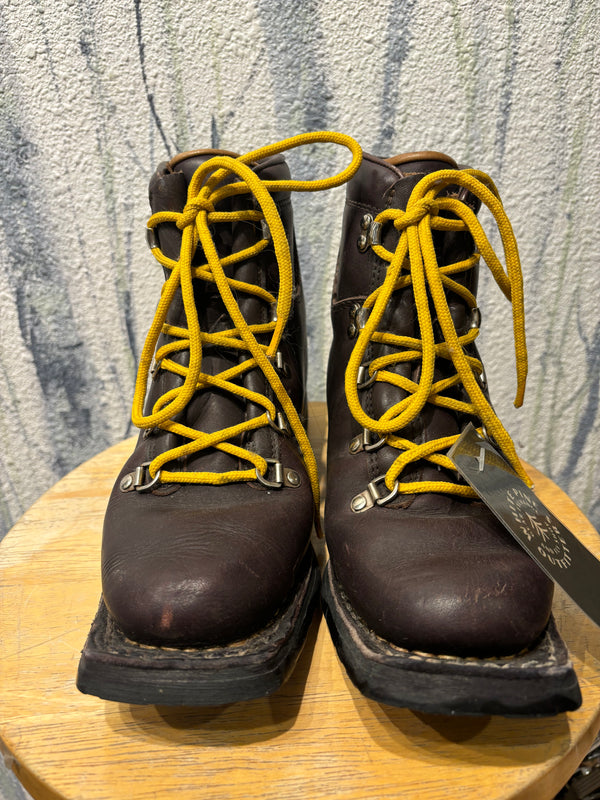 Vintage Vasque Leather 3 Pin Cross Country Ski Boots - Brown, Womens 7