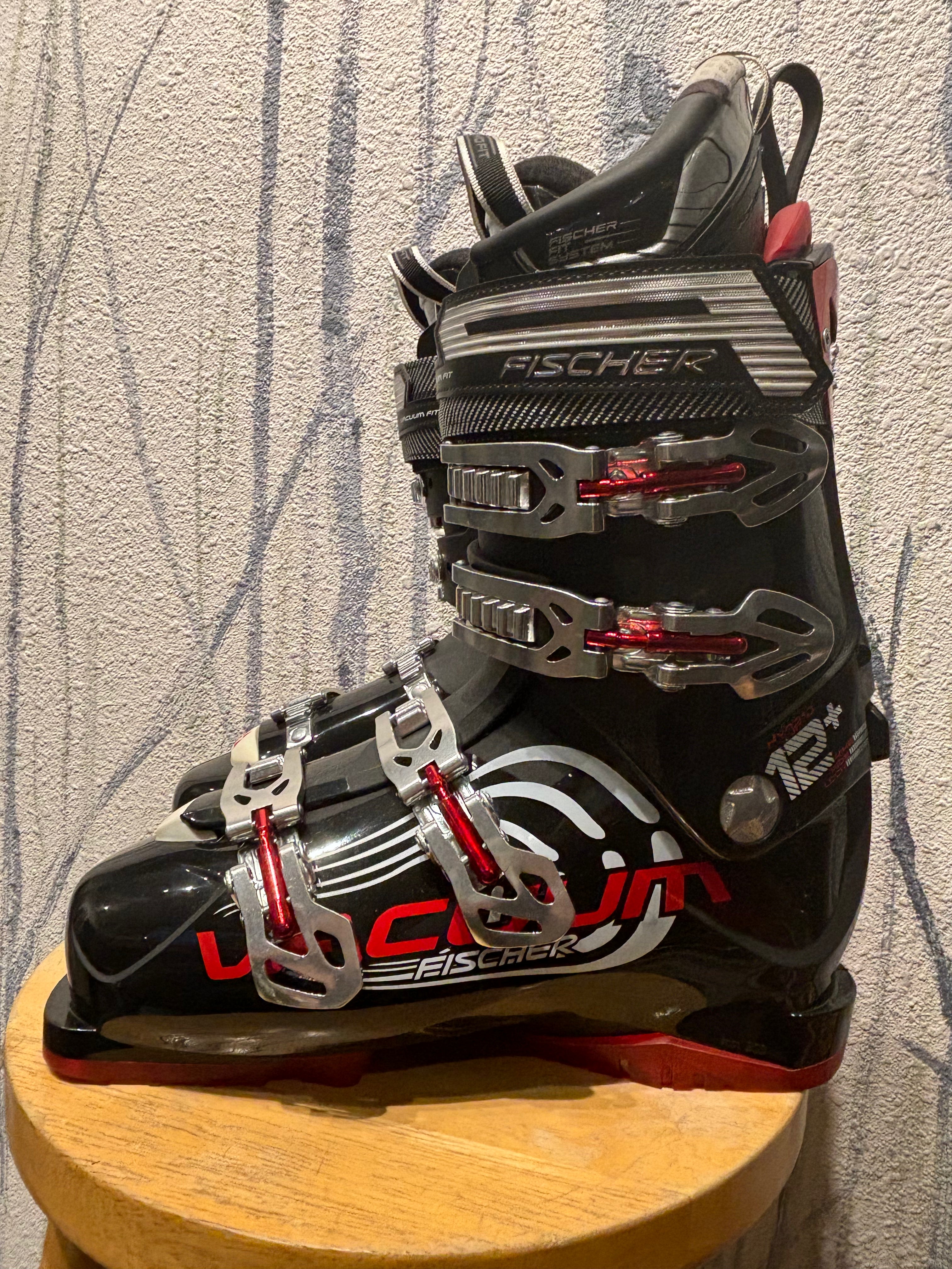Fischer alpine ski boots; size 11 1/2; Soma Viron 95; 29.5; red/black ski boots FISCHER VIRON, sanitized, somatec, black/trans  main image 3