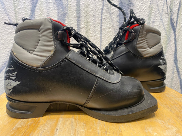 Cross country ski shoes 3 pin online