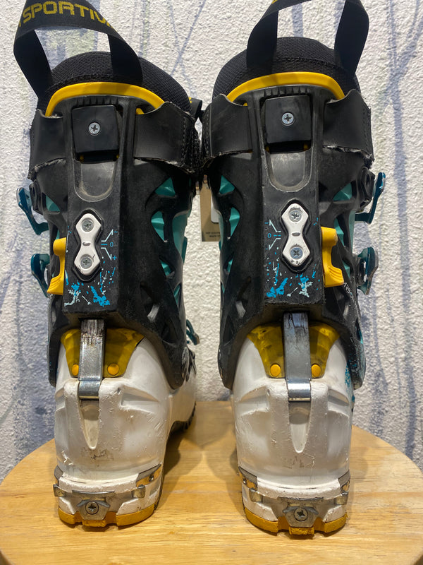 La Sportiva Shadow Alpine Touring Boots - White/Blue, 23.5